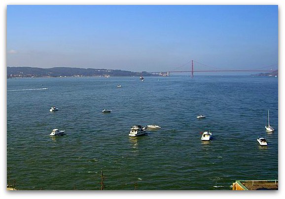 parade of ships for fleet week san francisco