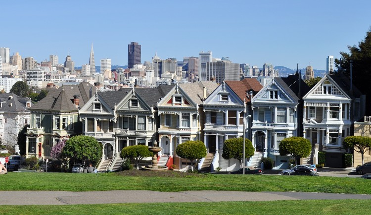 The Painted Ladies of Alamo Square with downtown SF in the background.