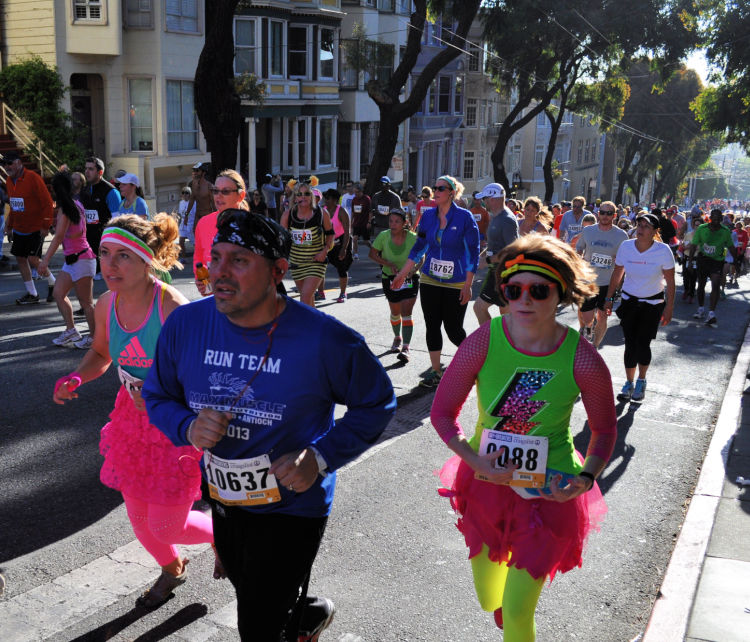 Bay to Breakers Run in SF