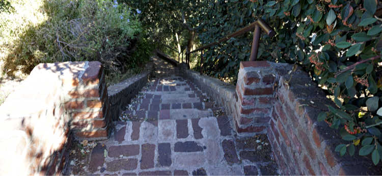 Entrance to the Greenwich Stairs from Coit Tower