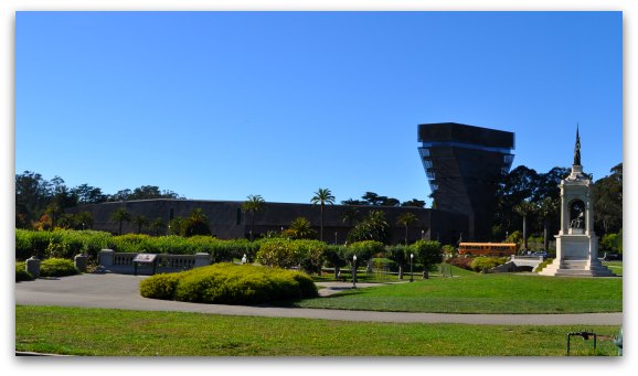 The deYoung fine arts museum in San Francisco's Golden Gate Park