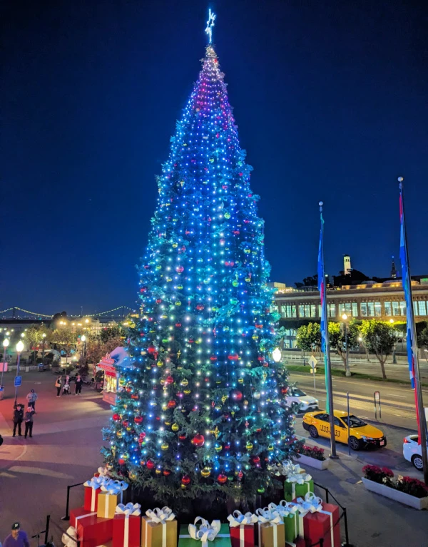 Free Christmas Tree Show at Pier 39
