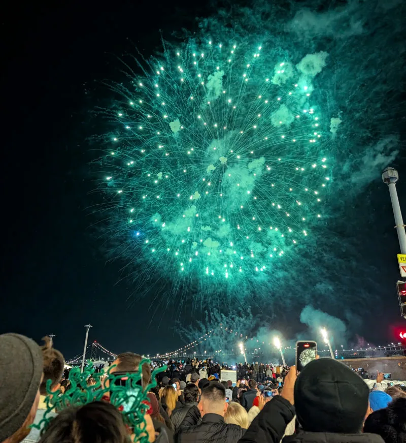 Green fireworks on NYE along the SF Bay