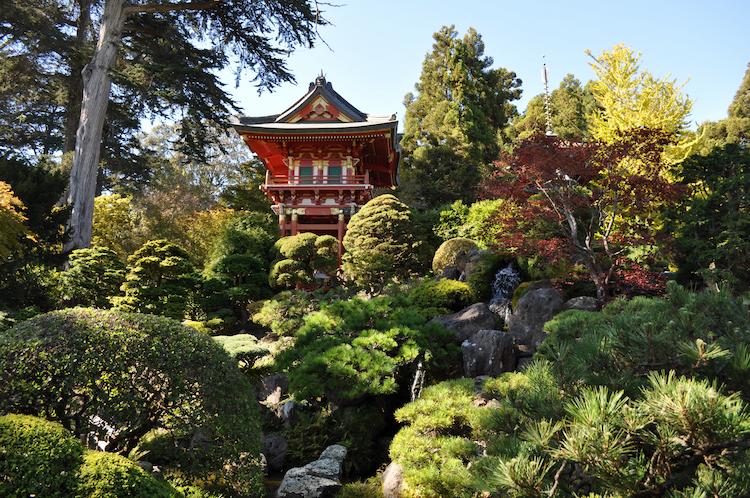 A red building in the SF Japanese Tea Garden