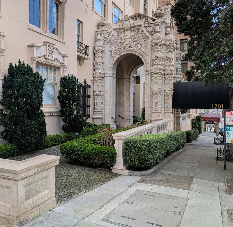 Man on the Inside Building in Nob HIll