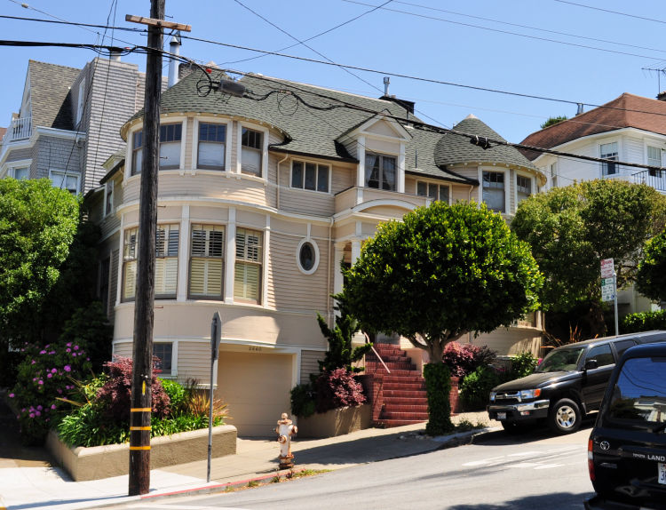 House used as the outside of residence in Mrs. Doubtfire