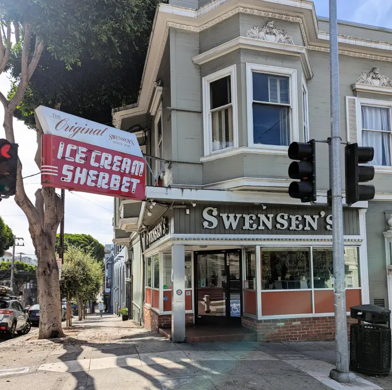 Outside Swensen's on Hyde and Union Streets