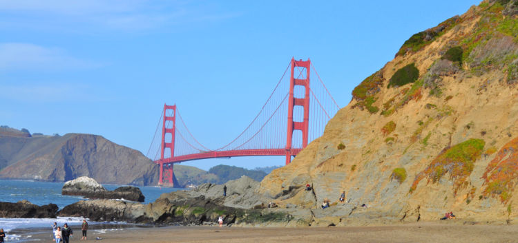 Photo of the Golden Gate Bridge from the eastern end of Baker Beach.