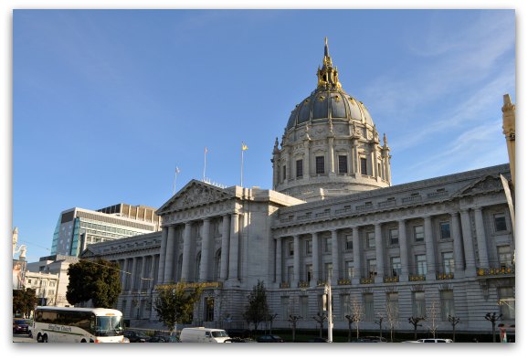 The outside of San Francisco's City Hall