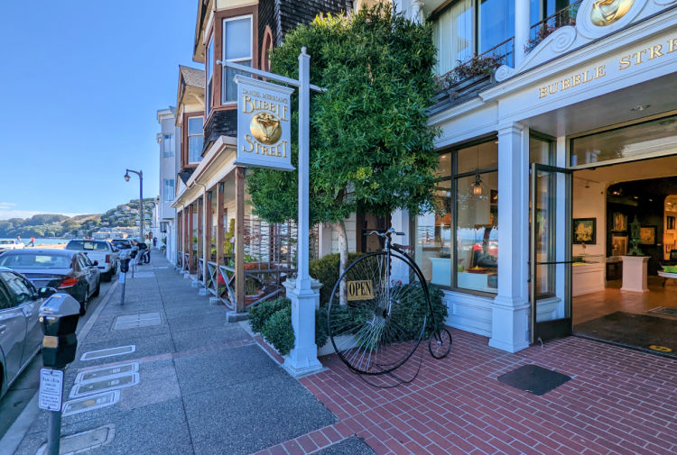 Shopping in Sausalito