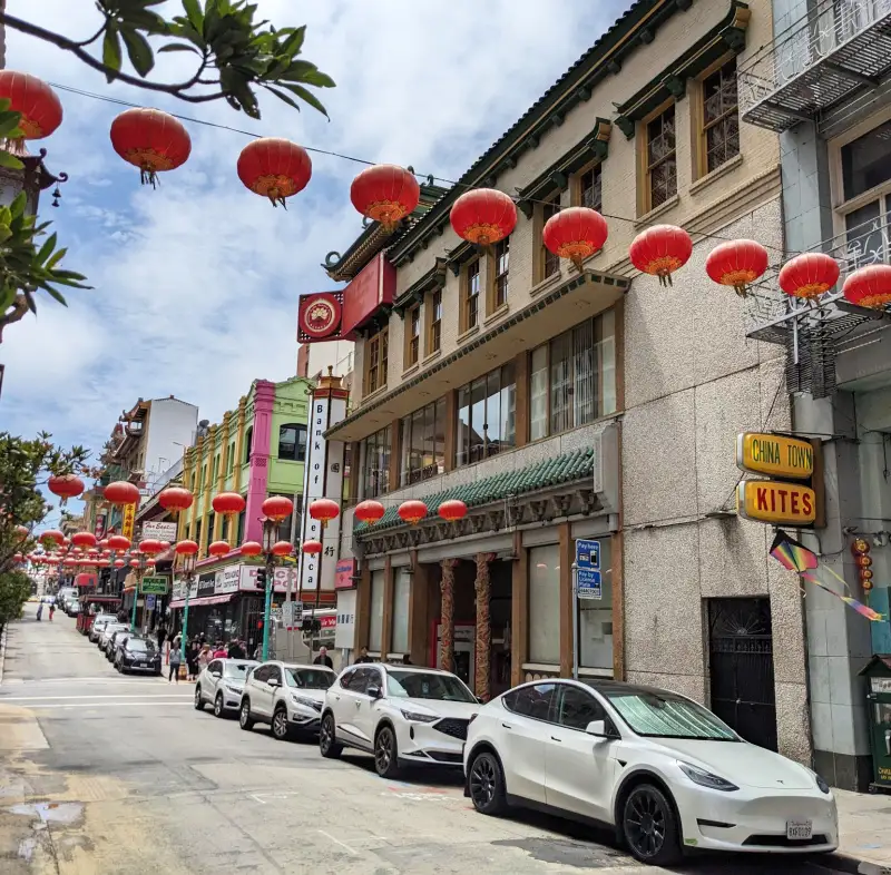 Grant Avenue in San Francisco's Chinatown Grant Avenue in San Francisco's Chinatown